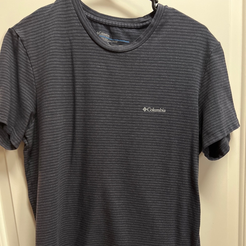 Mens Columbia t shirt
